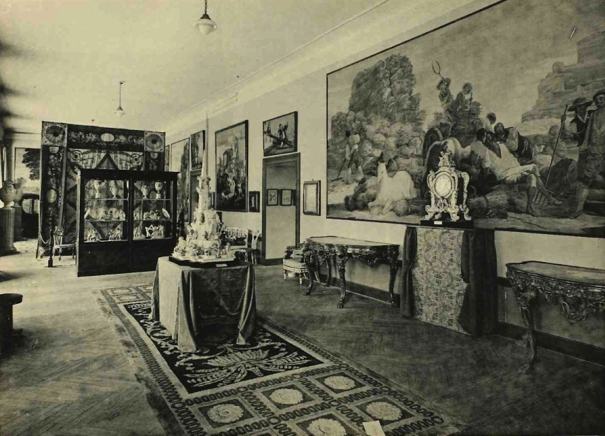 Sala de industrias artísticas en la Exposición del Antiguo Madrid.